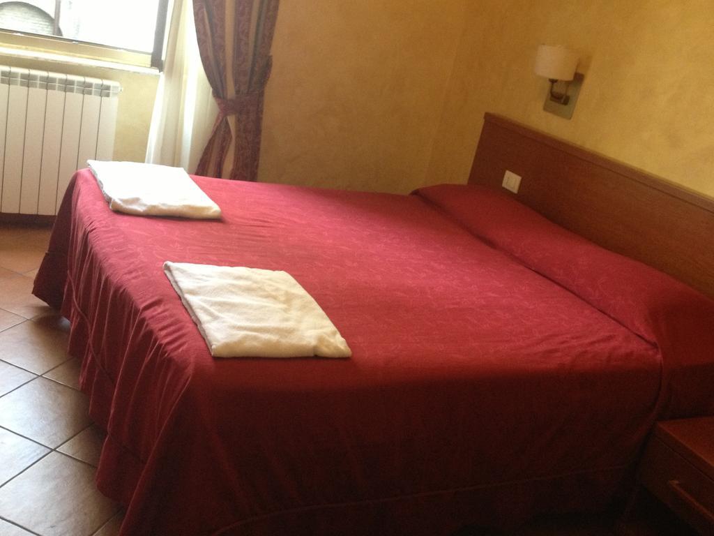 Roma Termini Inn Habitación foto